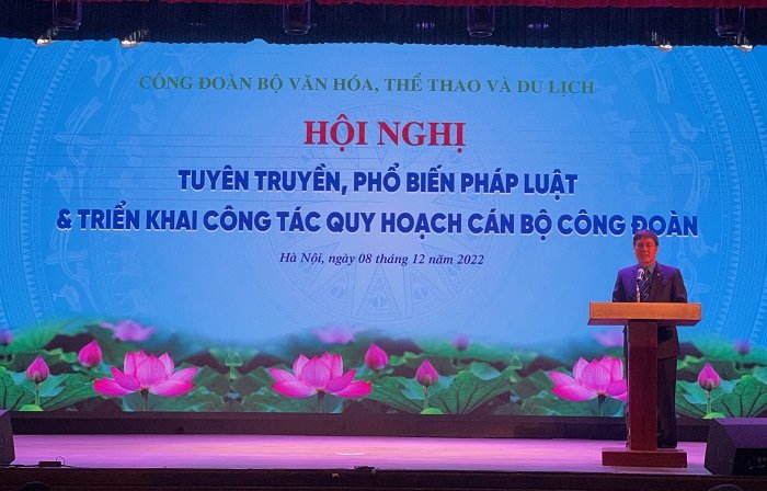 Phó Chủ tịch Phụ trách Công đoàn Bộ VHTTDL Trần Huy Toản phát biểu khai mạc